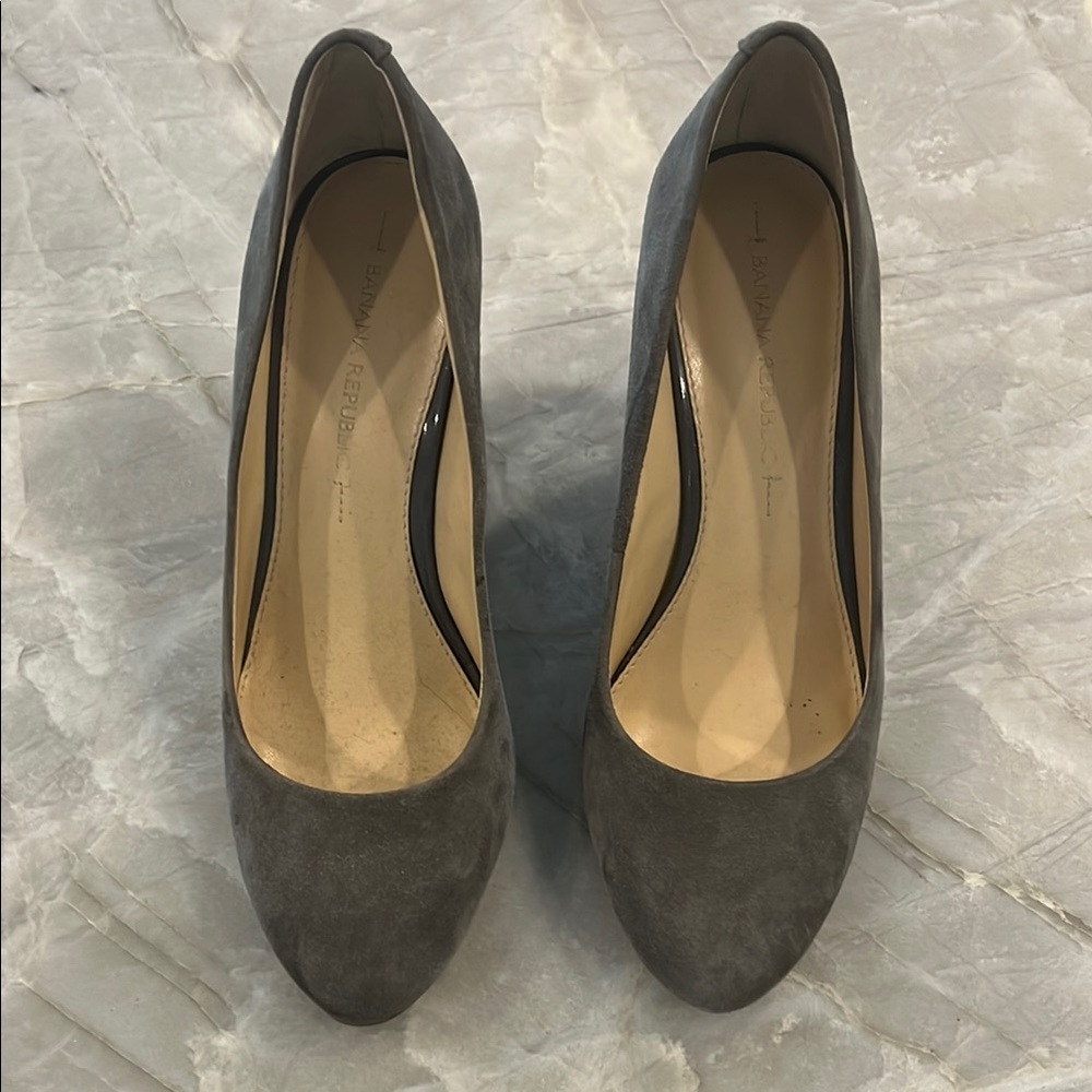 Banana Republic Gray Heels Suede Classic